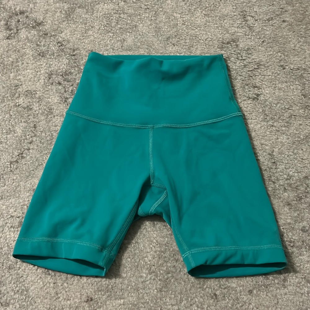 Lululemon green biker shorts